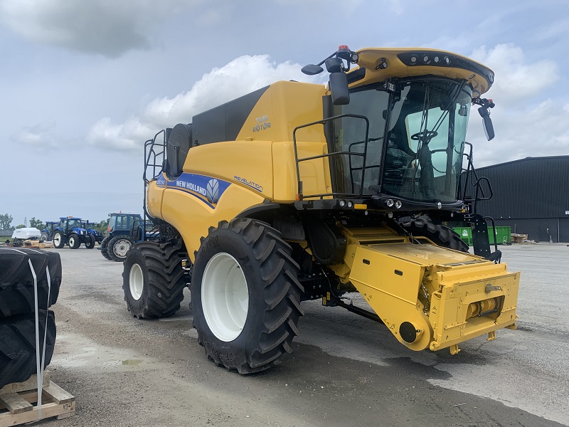 2023 NEW HOLLAND CR7.90 COMBINE