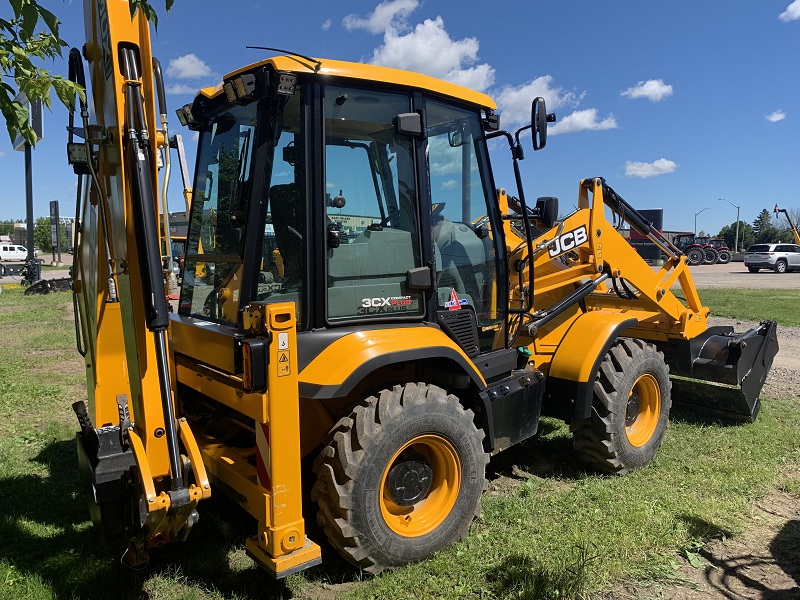 2022 JCB 3CX COMPACT PLUS TRACTOR LOADER BACKHOE***1.99% FOR 48 MONTHS OAC***