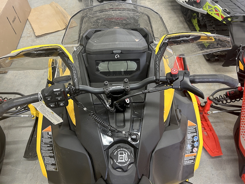 Snowmobiles  2024 SKI-DOO MXZ X 600 E-TEC SNOWMOBILE Photo