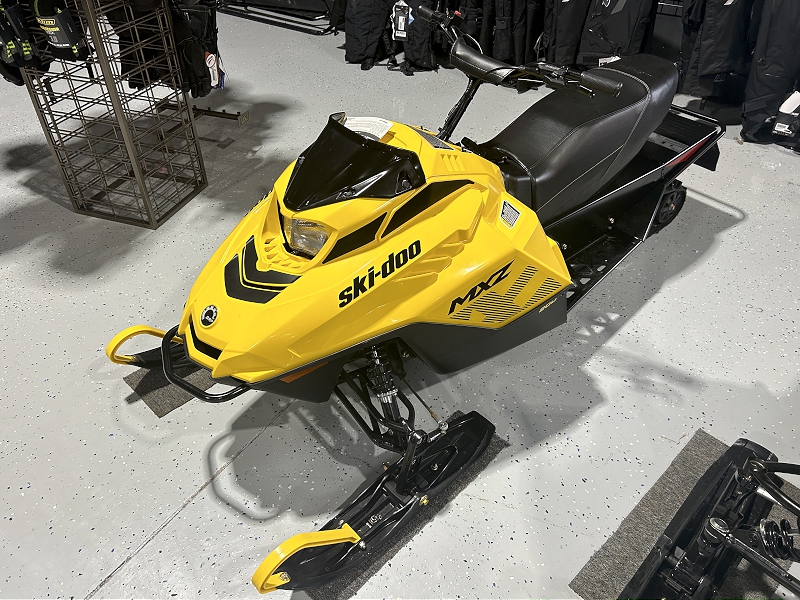 Snowmobiles  2024 SKI-DOO MXZ 200 YOUTH SNOWMOBILE Photo