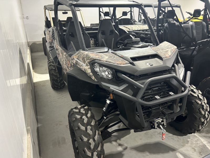 ATV & Utility Vehicles  2024 CAN-AM COMMANDER XT 1000R SIDE BY SIDE Photo