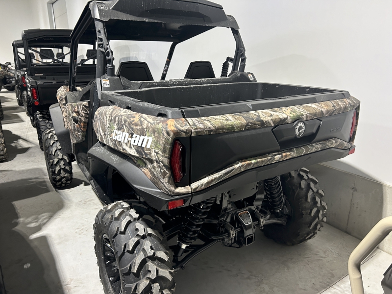 ATV & Utility Vehicles  2024 CAN-AM COMMANDER XT 1000R SIDE BY SIDE Photo