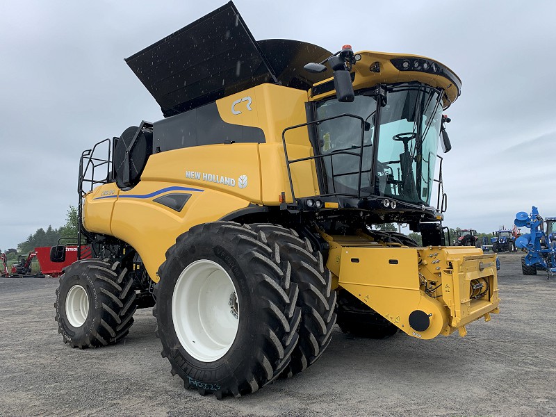 2024 NEW HOLLAND CR8.90 COMBINE