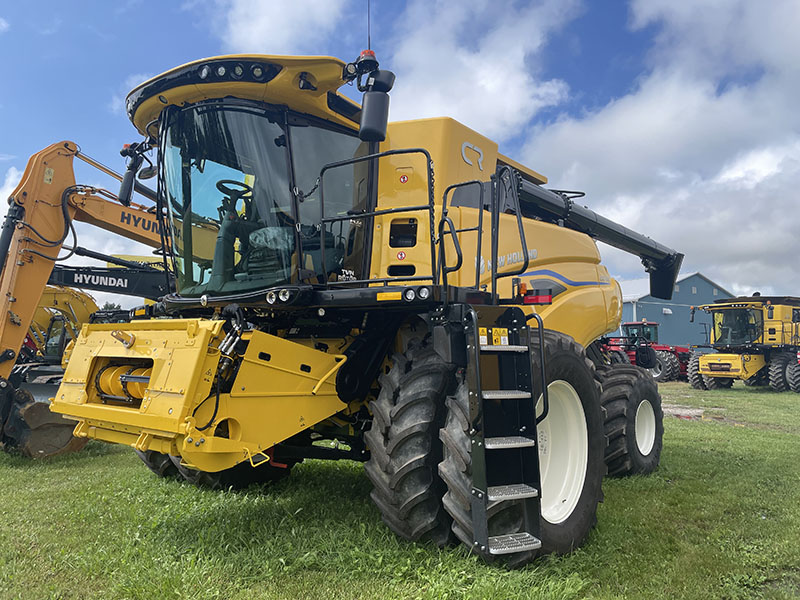 2024 NEW HOLLAND CR7.80 COMBINE