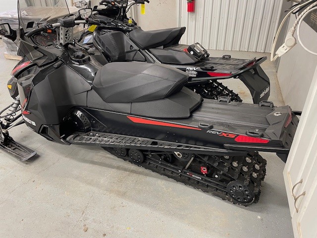 Snowmobiles  2015 SKI-DOO RENEGADE ADRENALINE 600 E-TEC SNOWMOBILE Photo