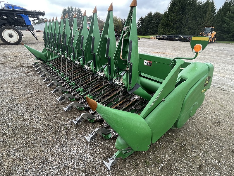 2011 JOHN DEERE 612C CORN HEAD