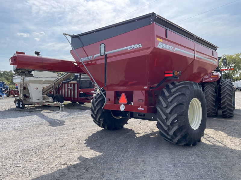 2024 BRENT 678XL CORNER AUGER GRAIN CART