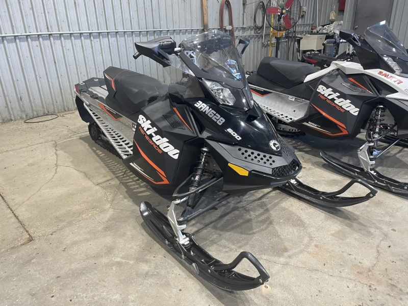 2017 SKI-DOO RENEGADE SPORT SNOWMOBILE