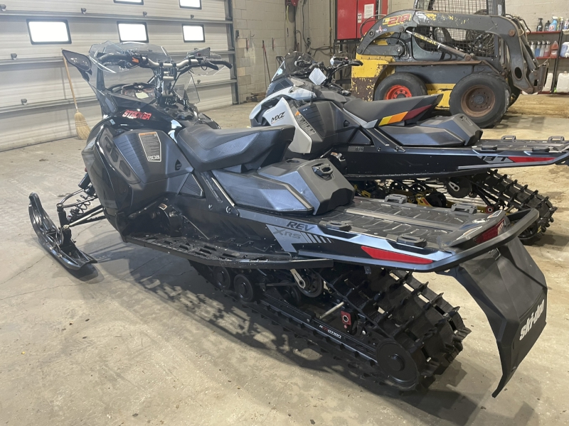 Snowmobiles  2019 SKI-DOO RENEGADE X-RS 850 SNOWMOBILE Photo