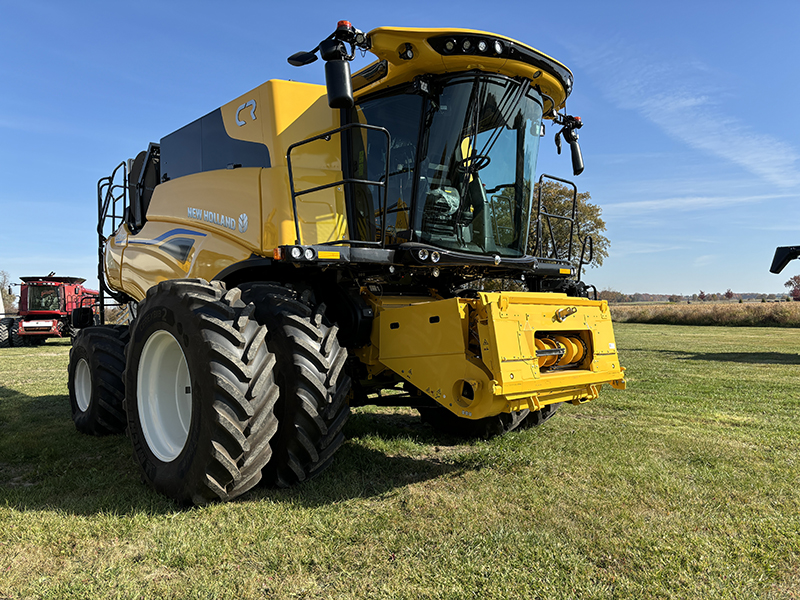 2024 NEW HOLLAND CR7.90 COMBINE