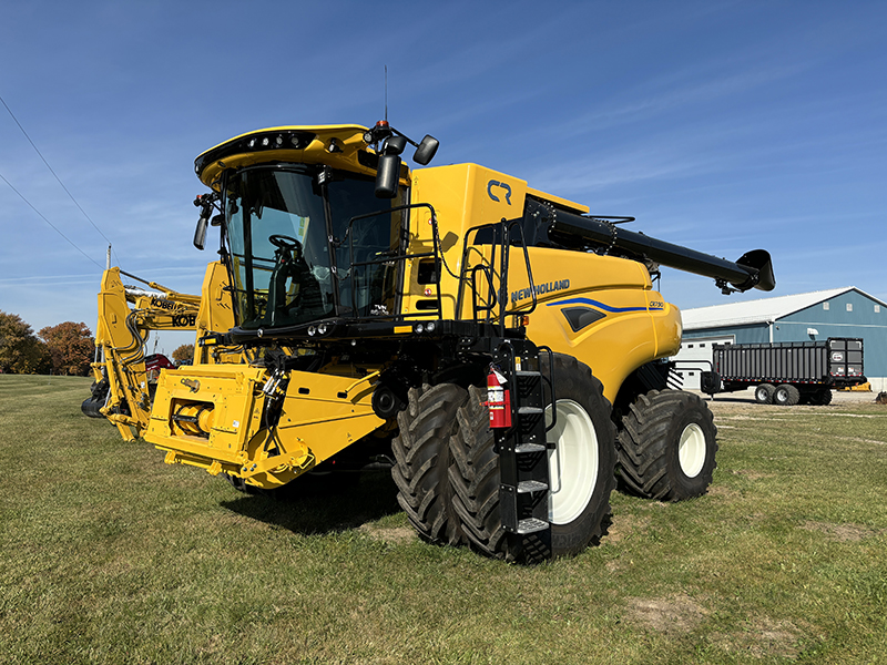 2024 NEW HOLLAND CR7.90 COMBINE