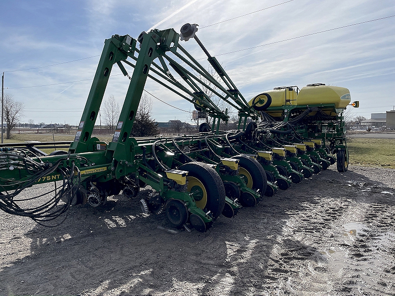 2015 JOHN DEERE 1775 NT PLANTER ***12 MONTH INTEREST WAIVER***