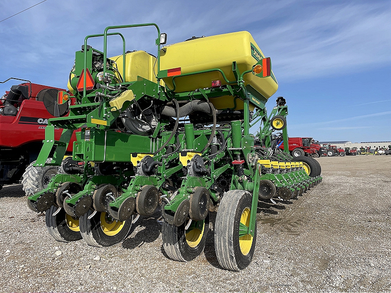 2015 JOHN DEERE 1775 NT PLANTER ***12 MONTH INTEREST WAIVER***