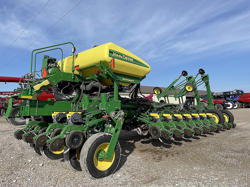 2015 JOHN DEERE 1775 NT PLANTER ***12 MONTH INTEREST WAIVER***