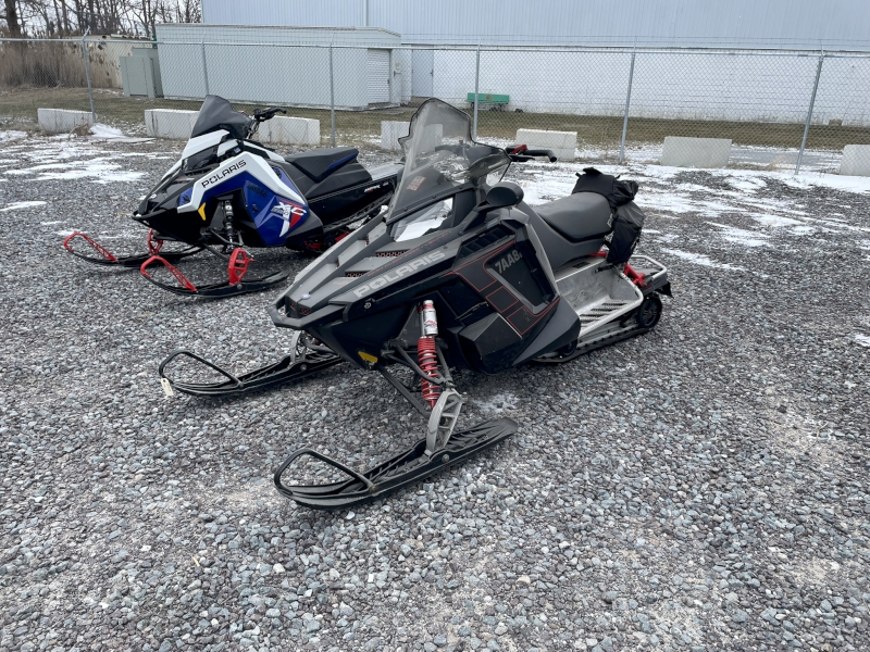 Snowmobiles  2010 POLARIS RUSH 600 SNOWMOBILE Photo