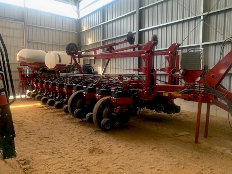 2014 CASE IH 1255 PLANTER