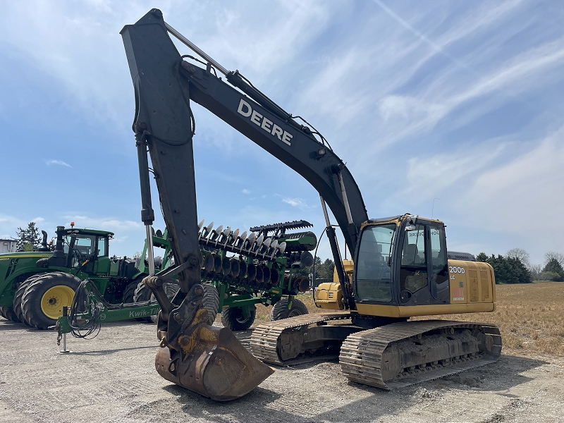 2011 JOHN DEERE 200D LC EXCAVATOR