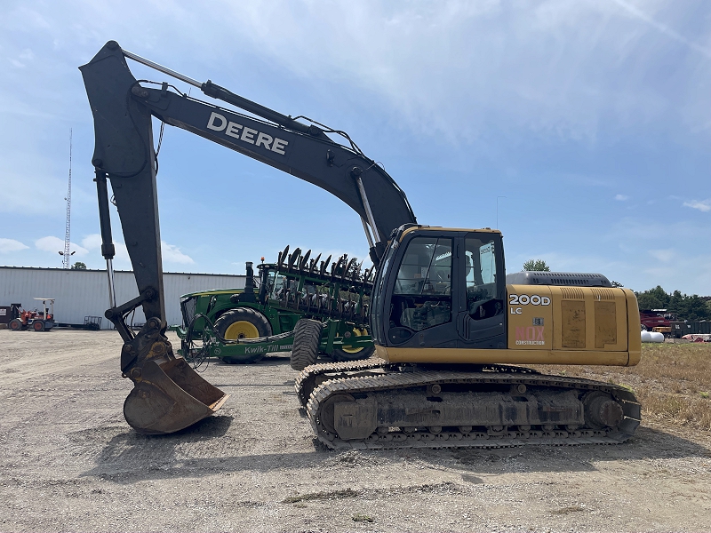 2011 JOHN DEERE 200D LC EXCAVATOR