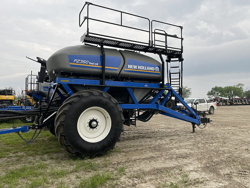 2018 NEW HOLLAND P2350 AIR CART WITH 2017 NEW HOLLAND P2080 AIR DRILL