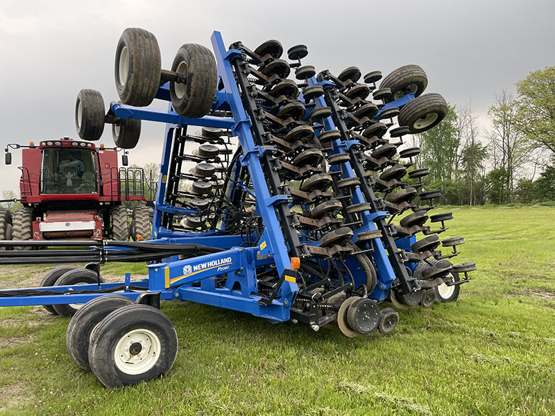 2018 NEW HOLLAND P2350 AIR CART WITH 2017 NEW HOLLAND P2080 AIR DRILL