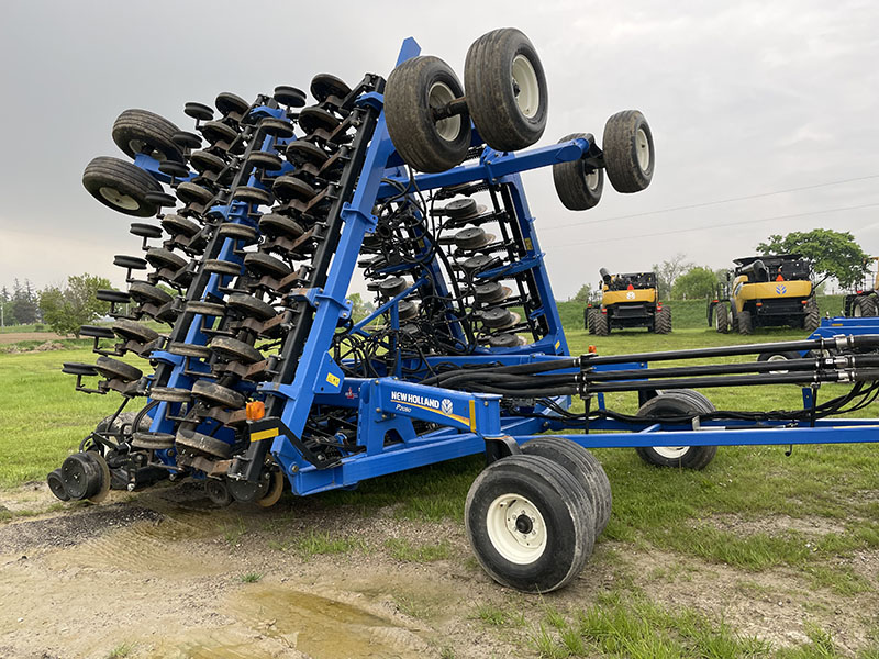 2018 NEW HOLLAND P2350 AIR CART WITH 2017 NEW HOLLAND P2080 AIR DRILL