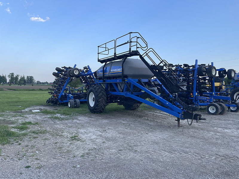 2018 NEW HOLLAND P2350 AIR CART WITH 2017 NEW HOLLAND P2080 AIR DRILL