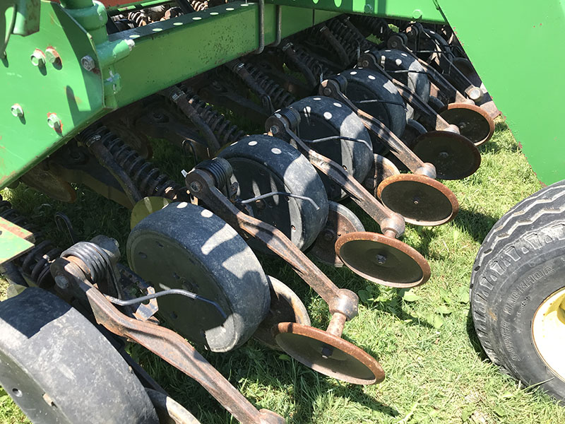 1999 JOHN DEERE 1560 NO-TILL DRILL