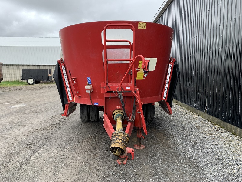 2010 TRIOLIET 1-1300LZK TMR FEED MIXER