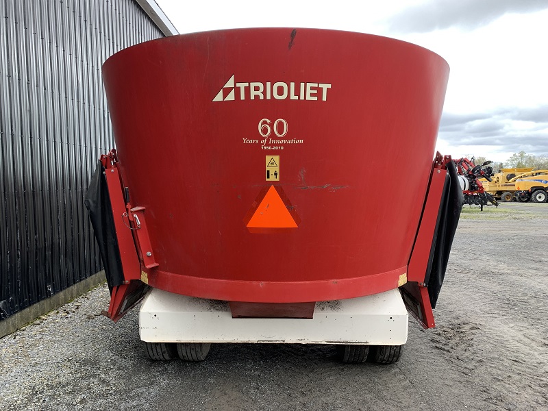 2010 TRIOLIET 1-1300LZK TMR FEED MIXER