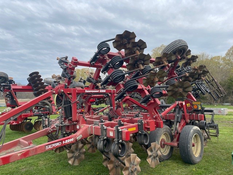 2020 SALFORD I-2220 VERTICAL TILLAGE