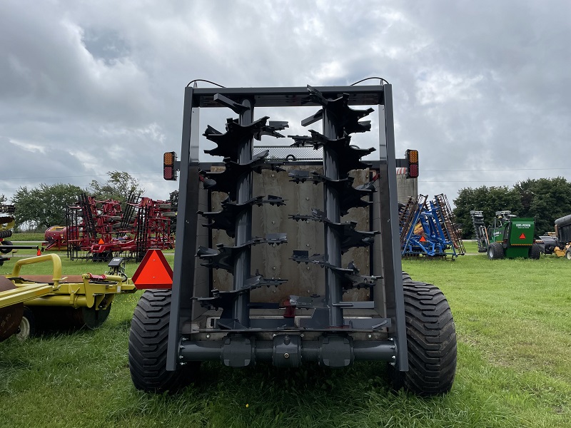 2024 HAGEDORN 5440V MANURE SPREADER