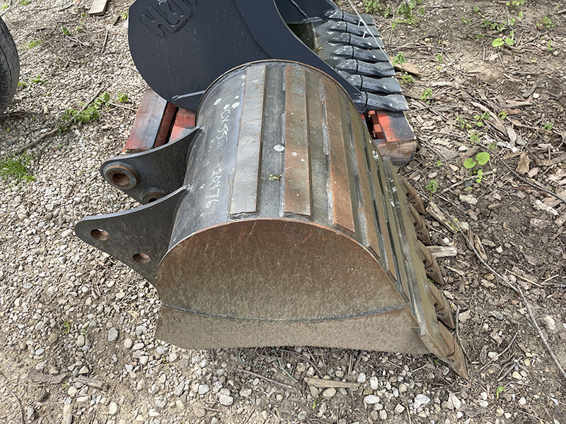 CASE 24" EXCAVATOR BUCKET