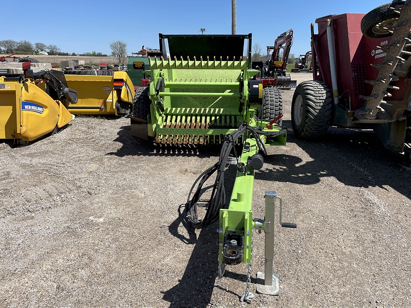 2022 SCHULTE 2500 ROCK PICKER