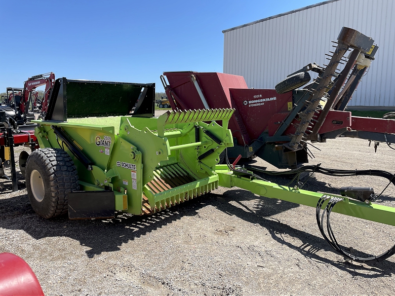 2022 SCHULTE 2500 ROCK PICKER