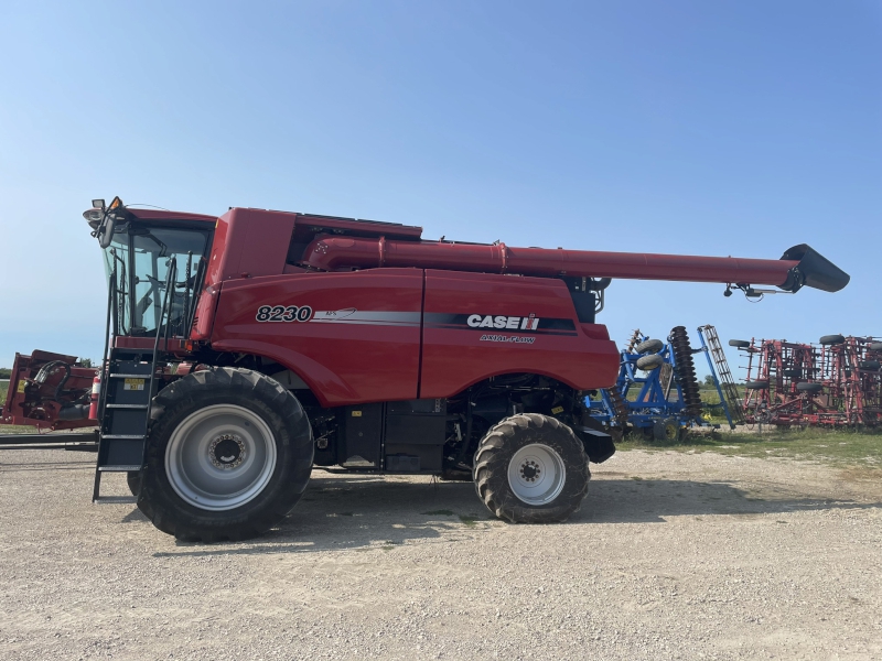 2014 CASE IH 8230 AXIAL FLOW COMBINE