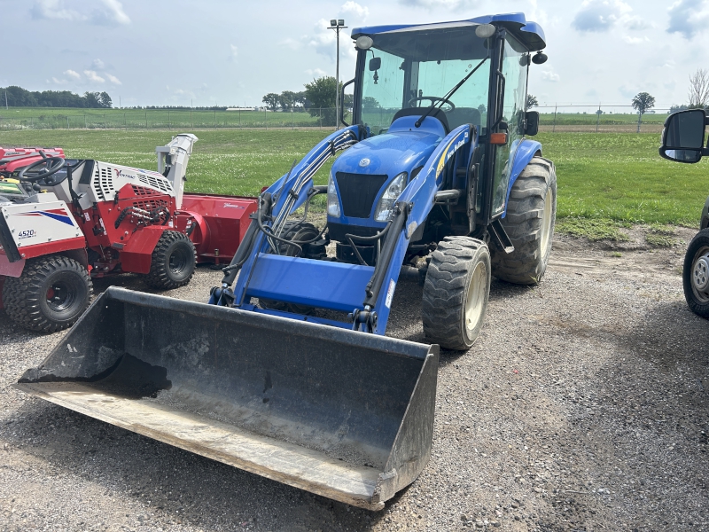 2008 NEW HOLLAND T2320 TRACTOR WITH LOADER