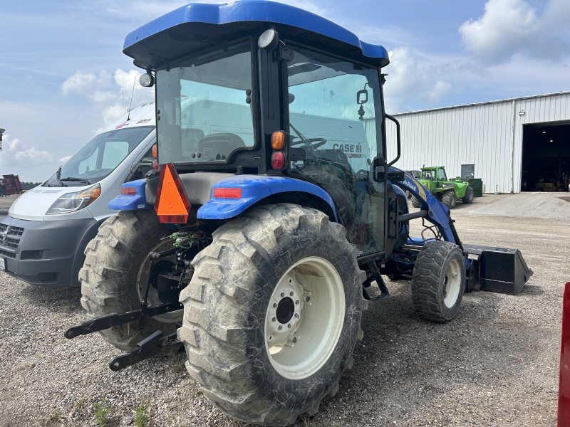 2008 NEW HOLLAND T2320 TRACTOR WITH LOADER