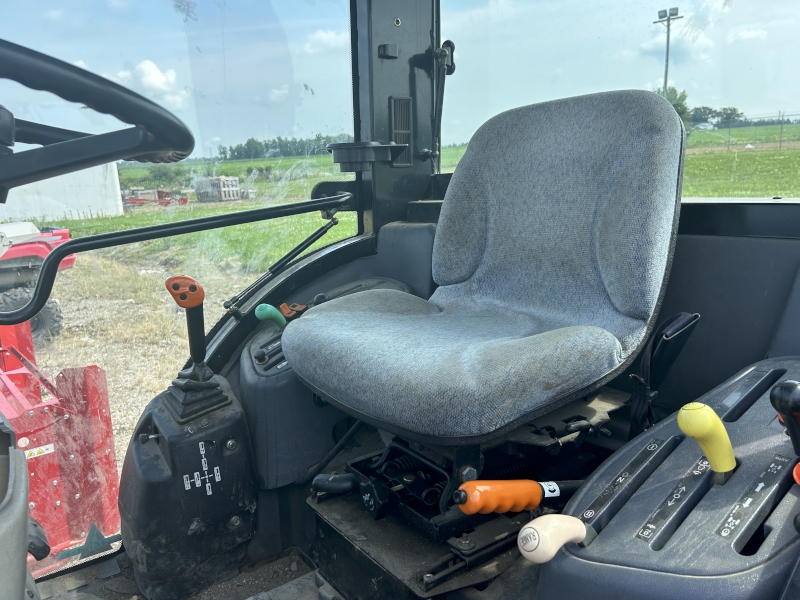 2008 NEW HOLLAND T2320 TRACTOR WITH LOADER