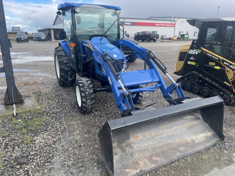 2008 NEW HOLLAND T2320 TRACTOR WITH LOADER