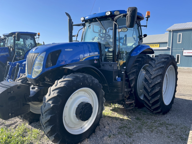 2014 NEW HOLLAND T7.260 T4B TRACTOR