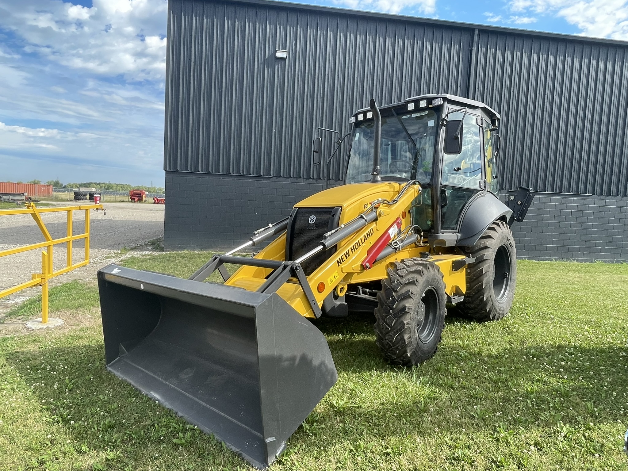 2024 NEW HOLLAND B75DP TRACTOR LOADER BACKHOE