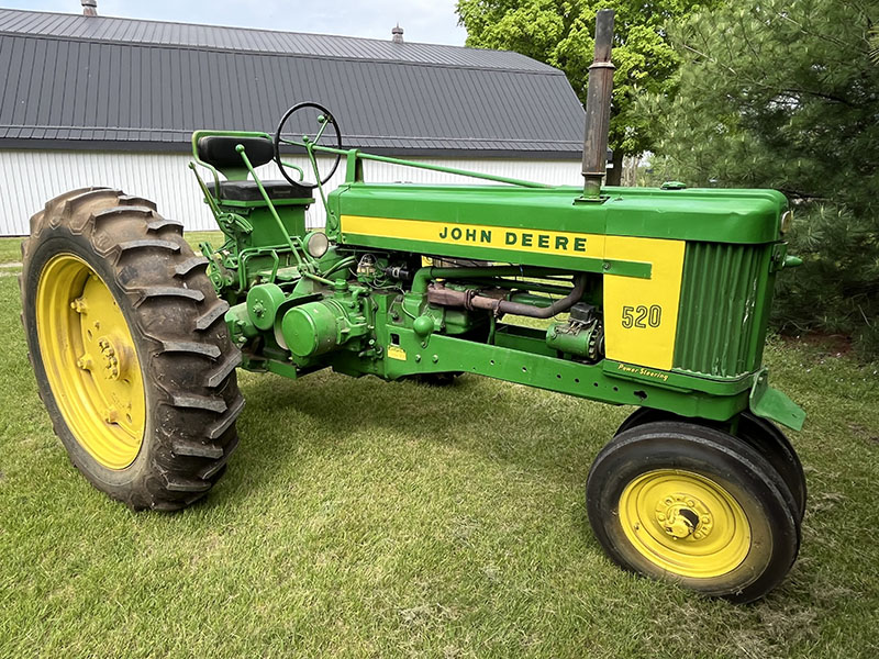 1957 JOHN DEERE 520 TRACTOR