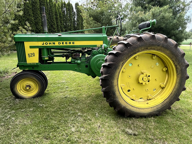 1957 JOHN DEERE 520 TRACTOR