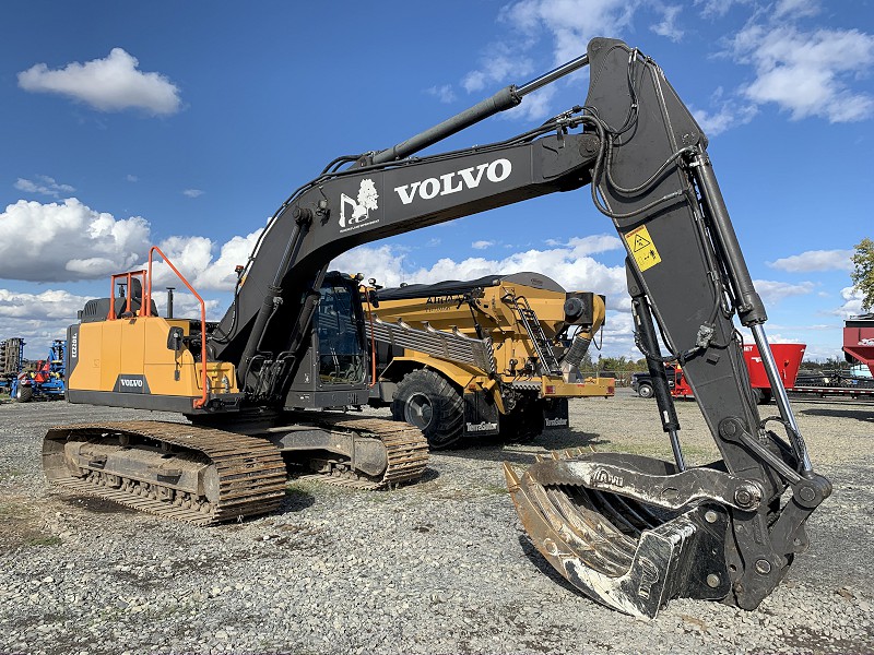 2019 VOLVO EC220EC EXCAVATOR