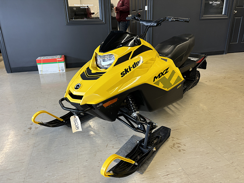 Snowmobiles  2023 SKI-DOO MXZ 200 YOUTH SNOWMOBILE Photo