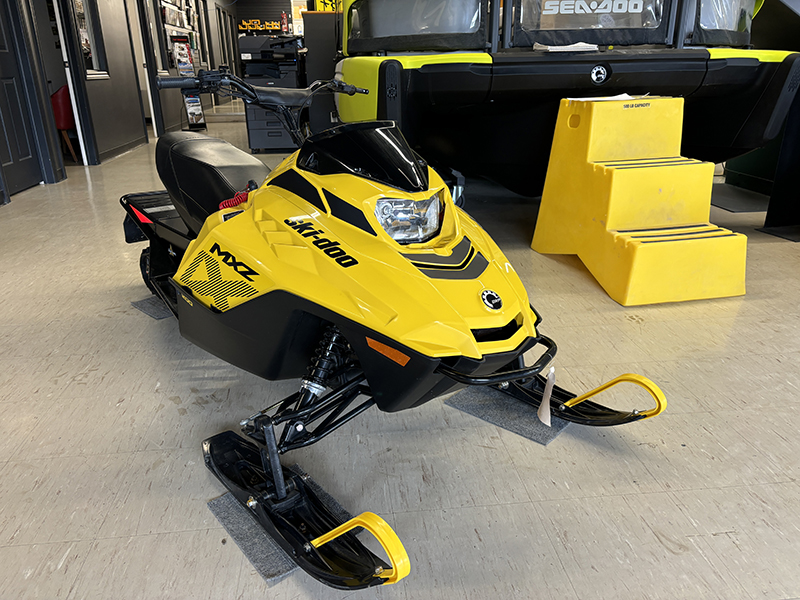 Snowmobiles  2023 SKI-DOO MXZ 200 YOUTH SNOWMOBILE Photo