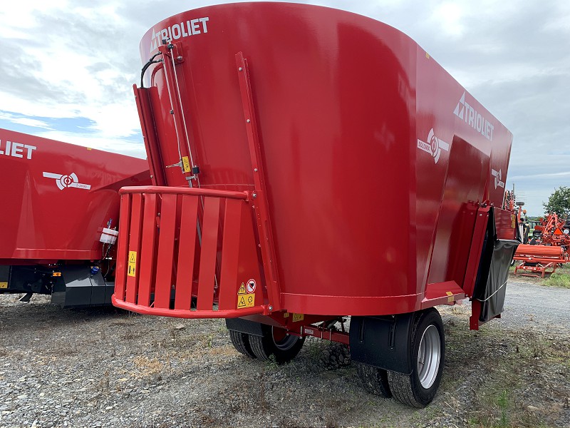 2024 TRIOLIET SOLOMIX 2 2600 ZK TMR FEED MIXER ***0 for 12 MONTHS*