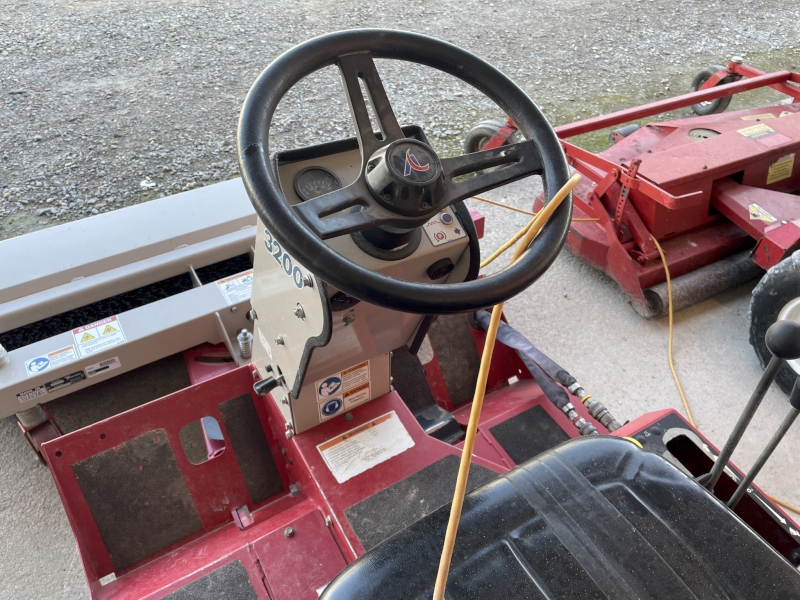 2012 VENTRAC 3200 ARTICULATING TRACTOR