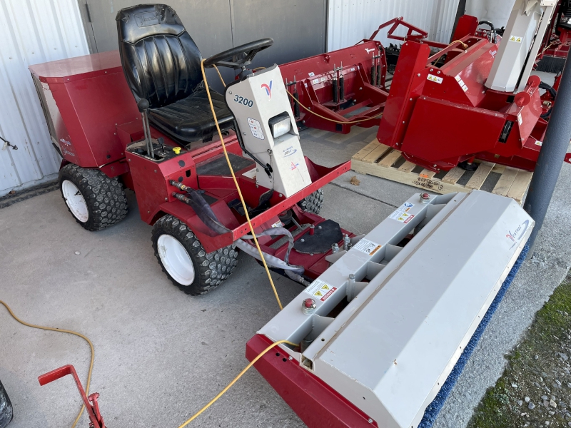 2012 VENTRAC 3200 ARTICULATING TRACTOR