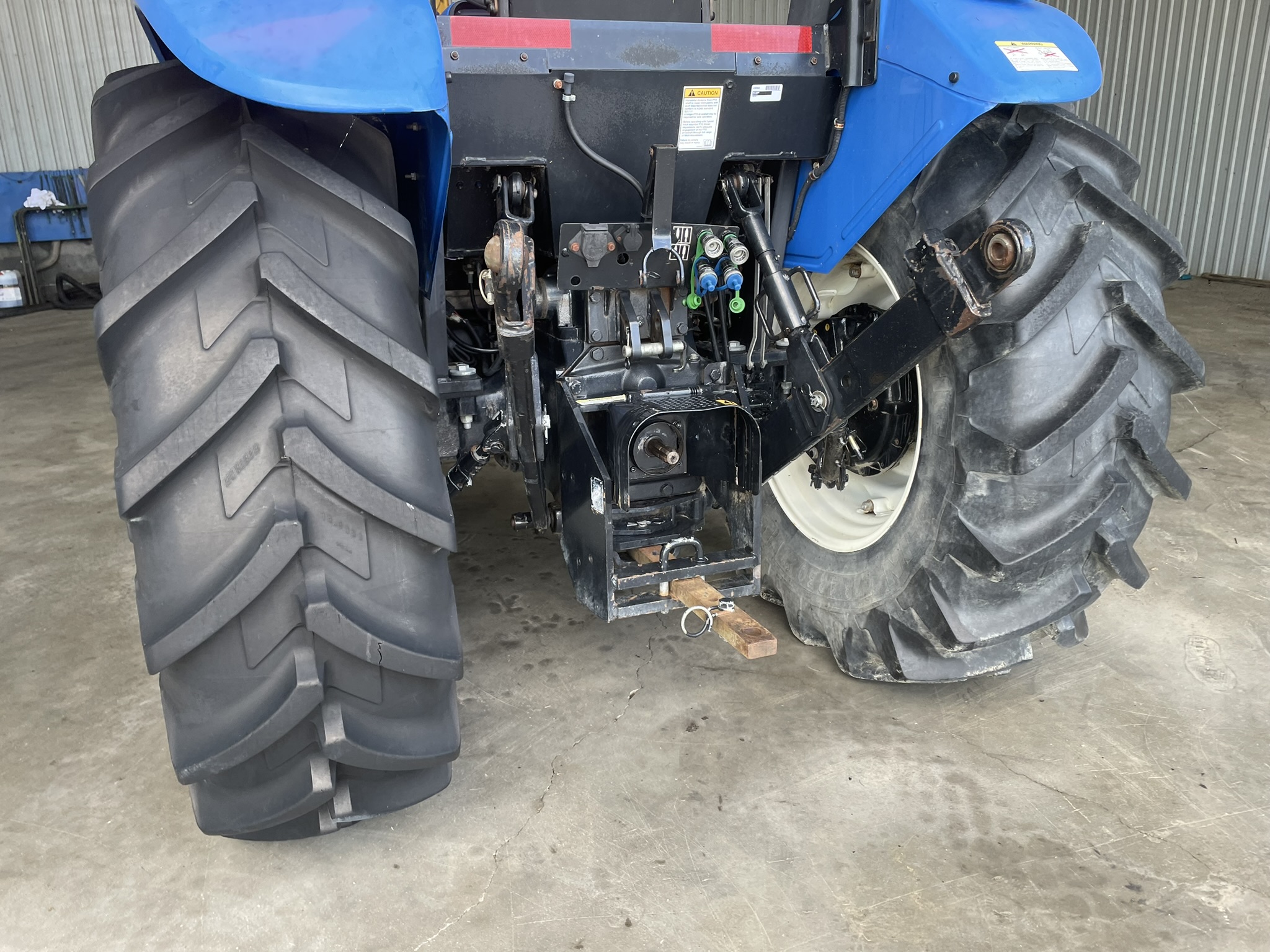 2008 NEW HOLLAND TD80D TRACTOR